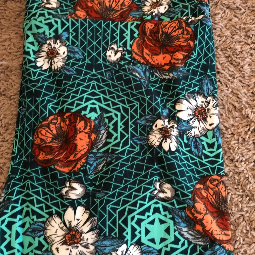 Lularoe Floral Tall and Curvy Leggings